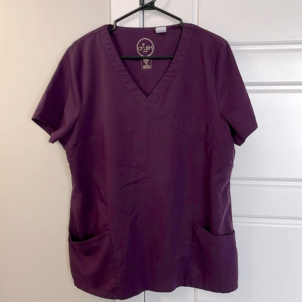 Purple crush scrub top in XL.